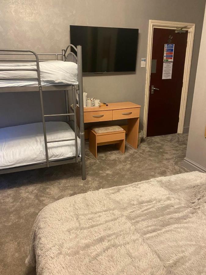 Chaplins Hotel Блекпул Екстериор снимка