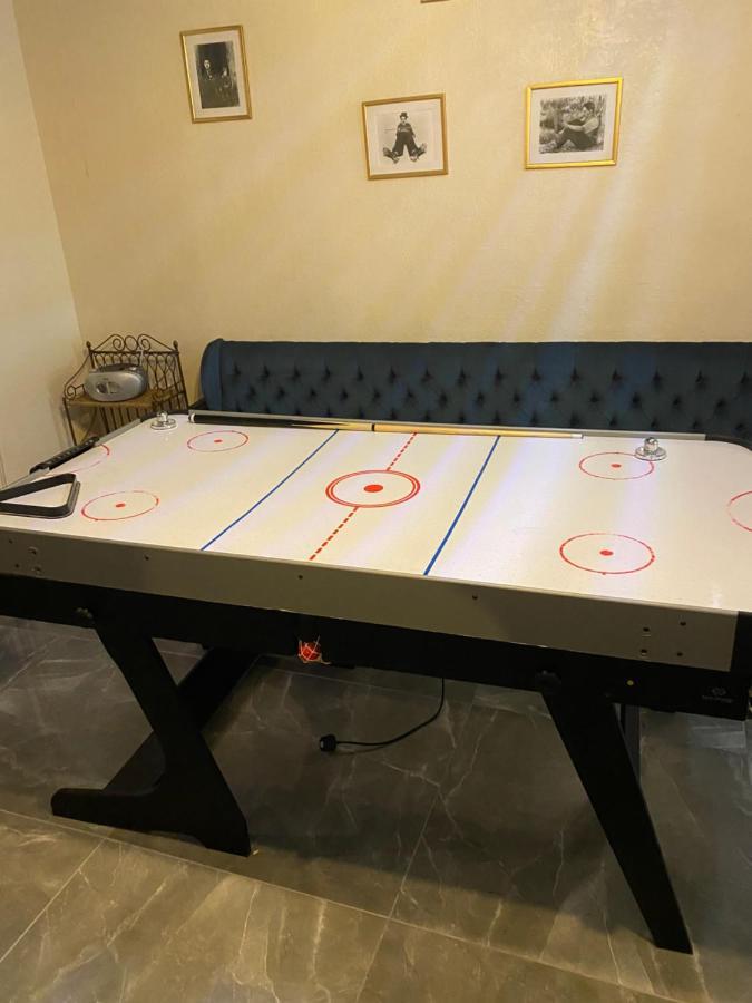 Chaplins Hotel Блекпул Екстериор снимка